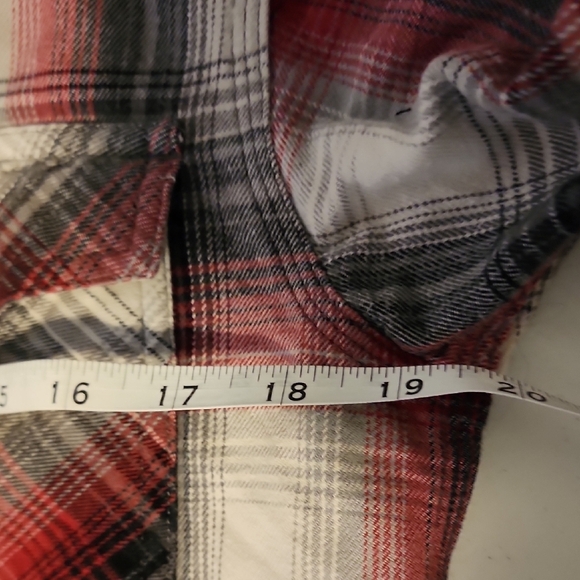 Carhartt Red and Black Plaid Women's Top - Picture 4 of 7